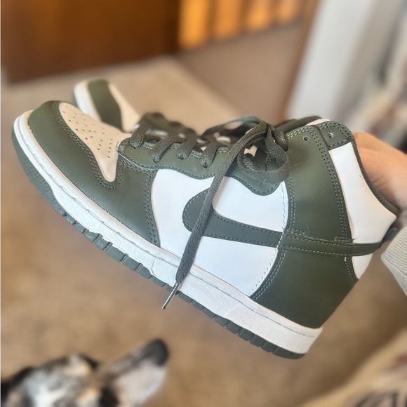 Nike Dunk High Cargo Sneakers - Picture 2 of 6